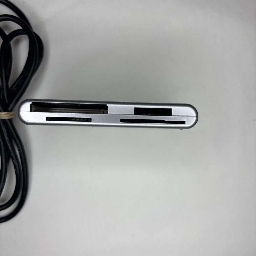Digital Concepts Card Reader Unisex Silver Excellent USB 2.0 Multi-Slot CR-70R‎